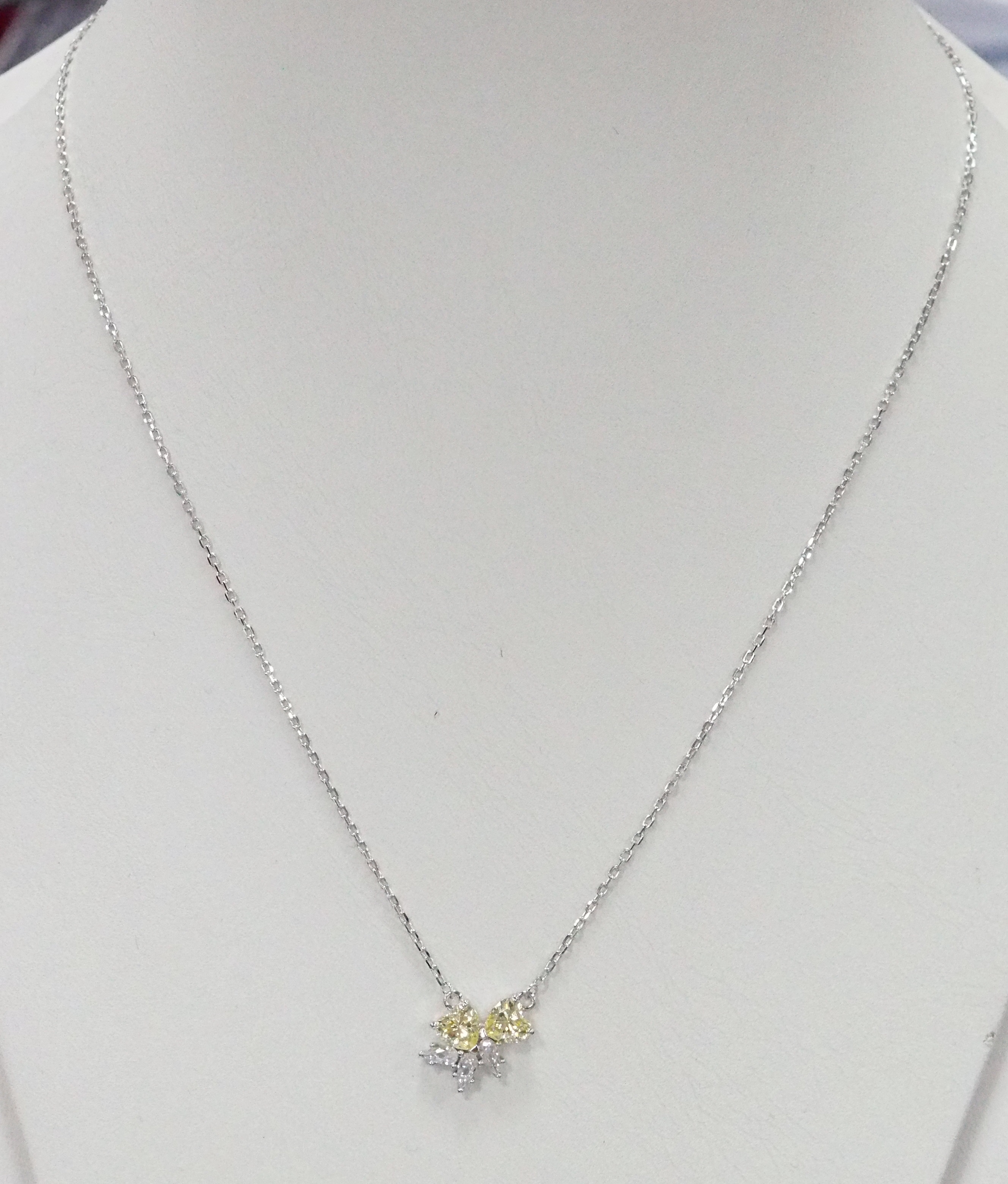 Серебряное колье с кубическим цирконием